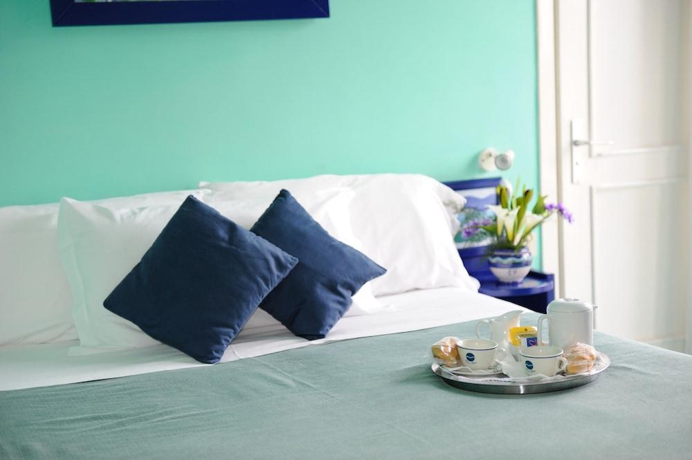 Eden Bleu Hotel Вико Екуензе Екстериор снимка