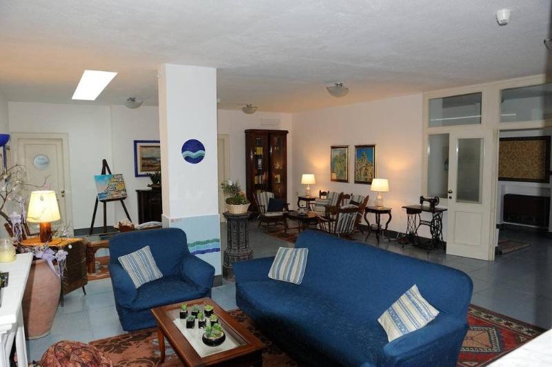 Eden Bleu Hotel Вико Екуензе Екстериор снимка