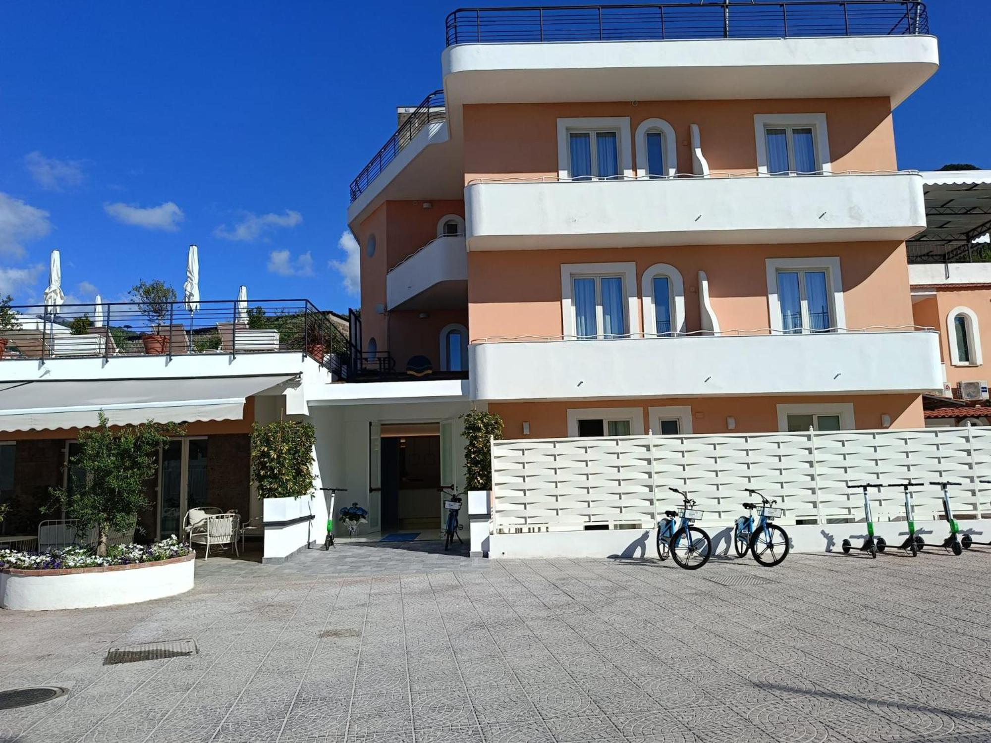 Eden Bleu Hotel Вико Екуензе Екстериор снимка