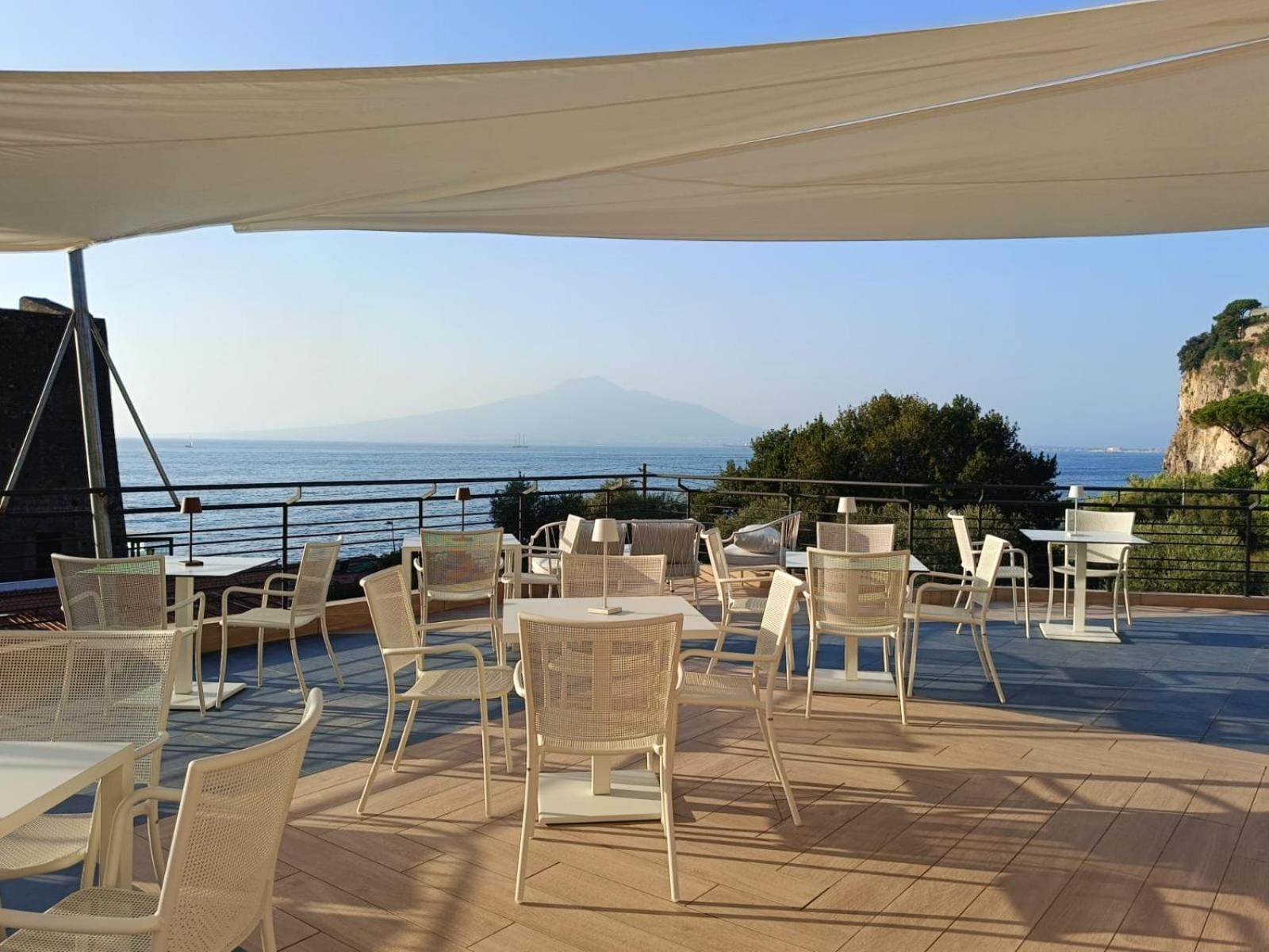 Eden Bleu Hotel Вико Екуензе Екстериор снимка