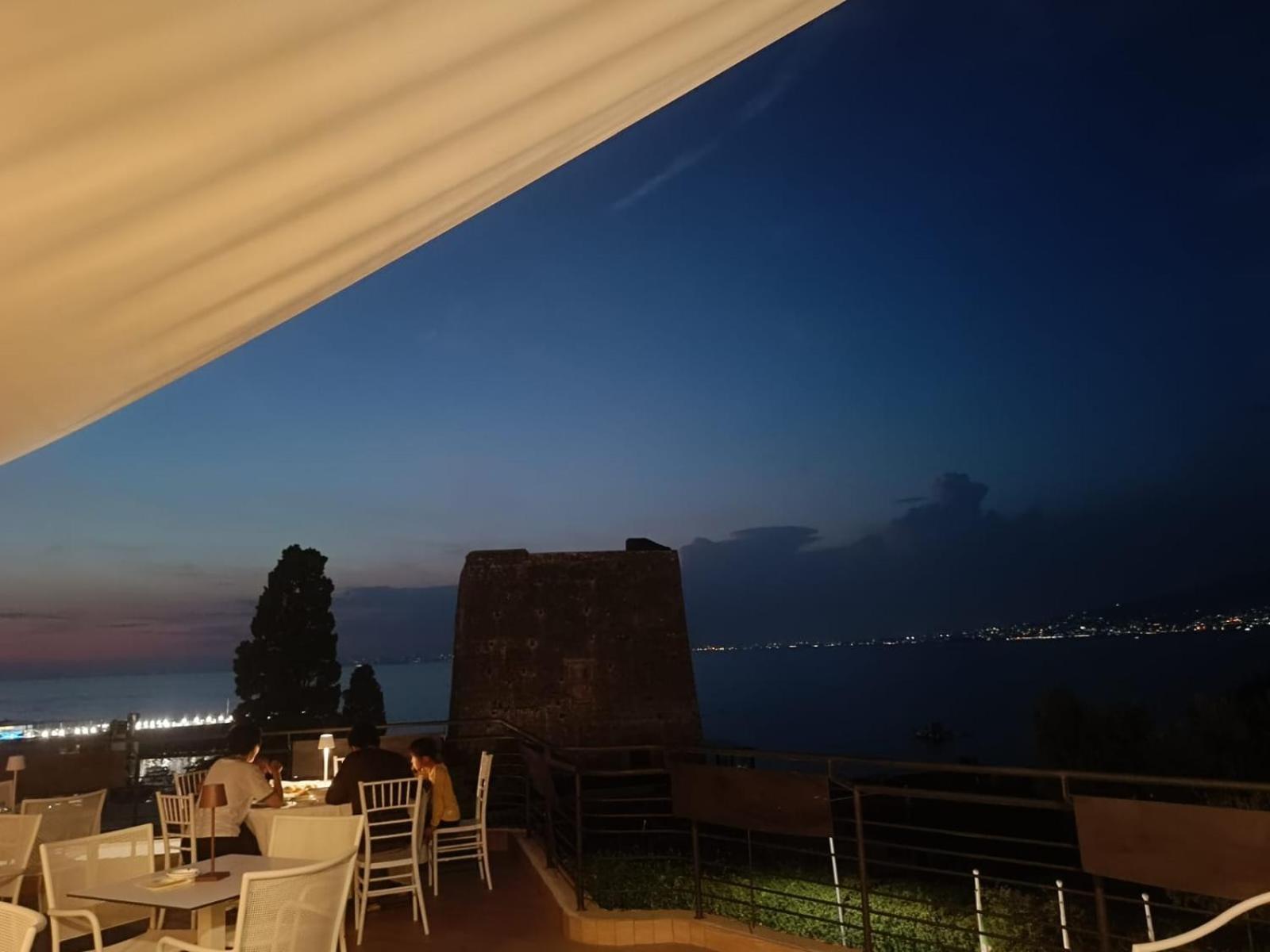 Eden Bleu Hotel Вико Екуензе Екстериор снимка