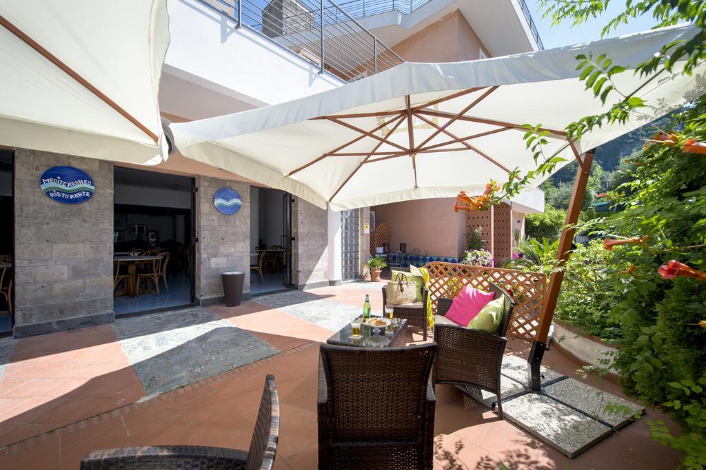 Eden Bleu Hotel Вико Екуензе Екстериор снимка