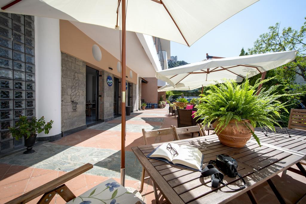 Eden Bleu Hotel Вико Екуензе Екстериор снимка