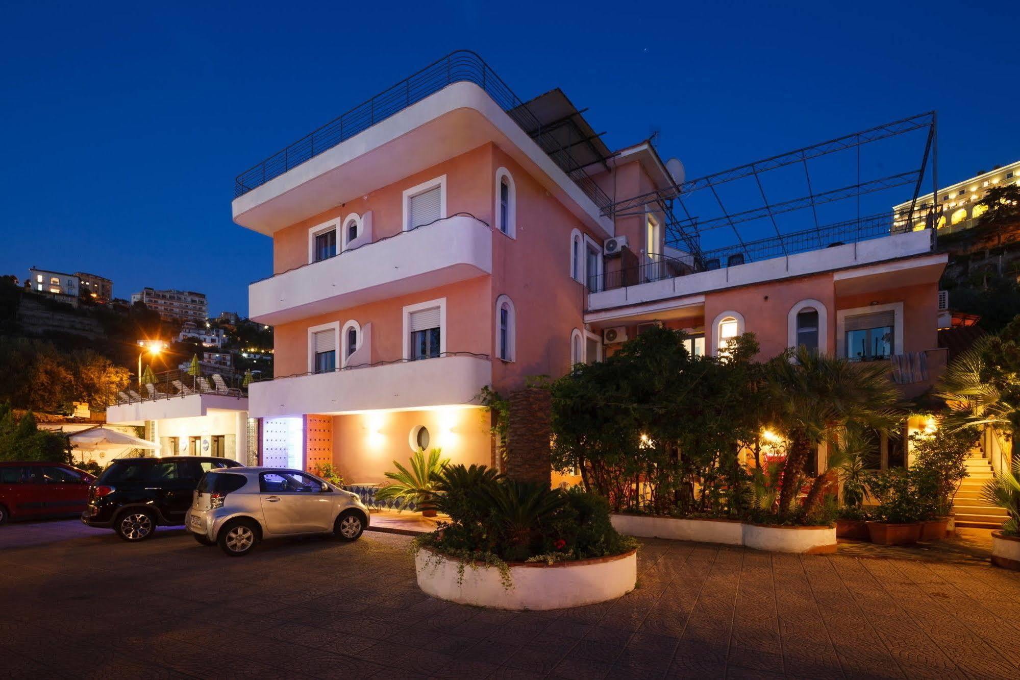 Eden Bleu Hotel Вико Екуензе Екстериор снимка